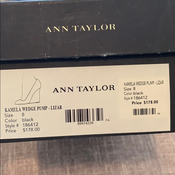 Wedge heel in black lizard print - Picture 8 of 8